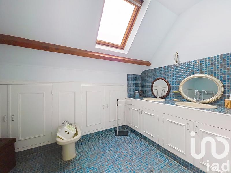 Maison - 200 m² - 8 pièces