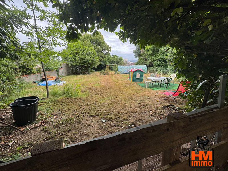 Immeuble - 201 m² - 7 pièces