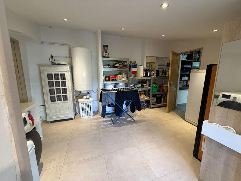 Maison - 300 m² - 9 pièces