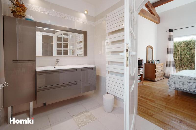 Maison - 227 m² - 8 pièces