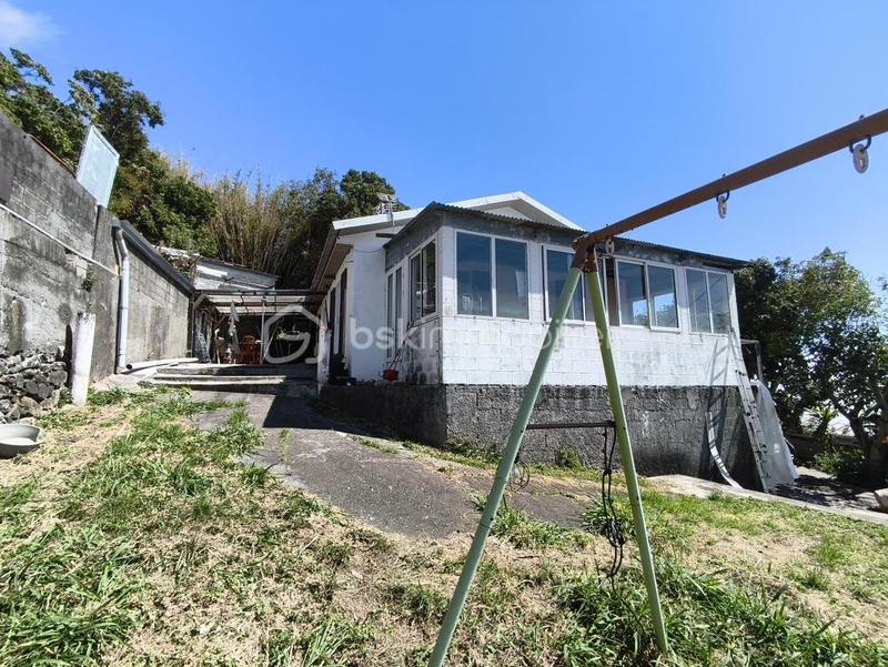 Maison - 93 m² - 5 pièces