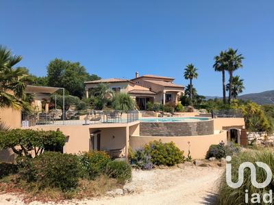 Maison - 460 m² - 12 pièces