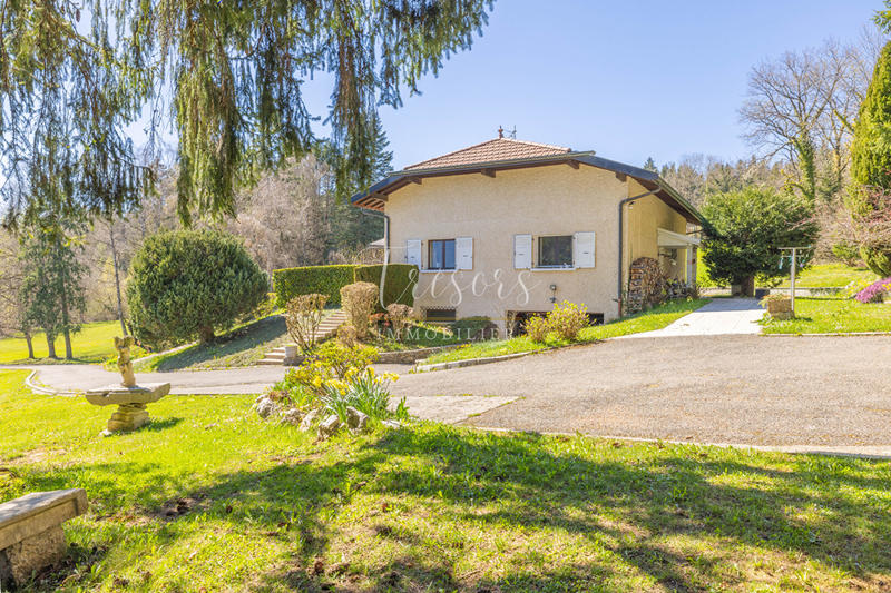 Maison - 170 m² - 8 pièces