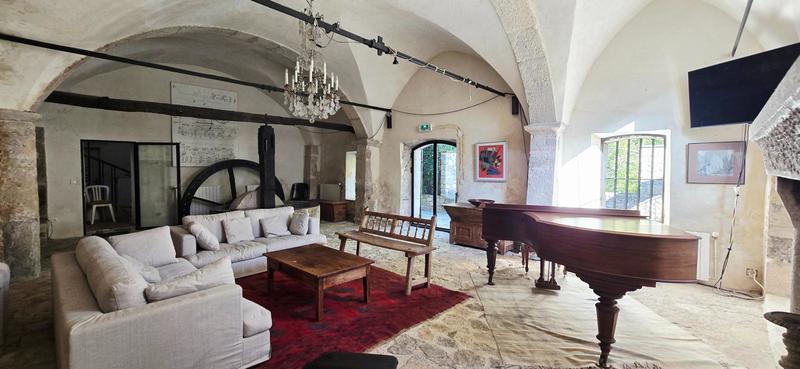 Maison - 237 m² - 6 pièces