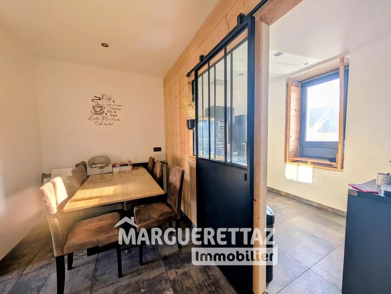 Maison jumelée - 90 m² - 4 pièces