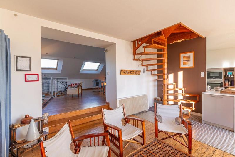 Maison - 152 m² - 8 pièces