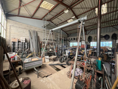 Entrepôt - 200 m² - 2 pièces