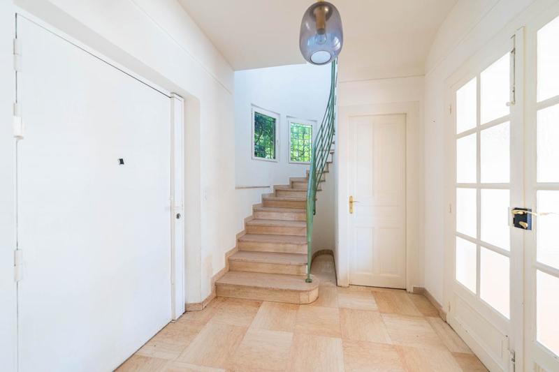 Maison - 201 m² - 7 pièces