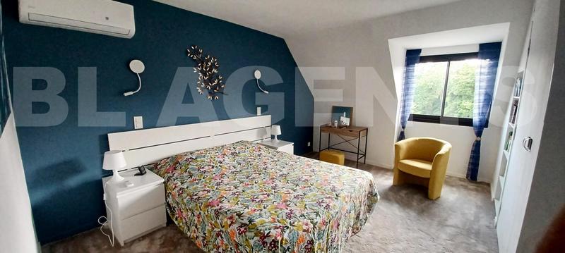 Demeure - 250 m² - 9 pièces