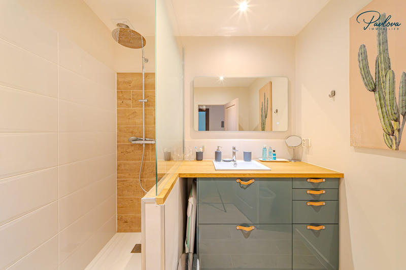 Maison - 171 m² - 7 pièces