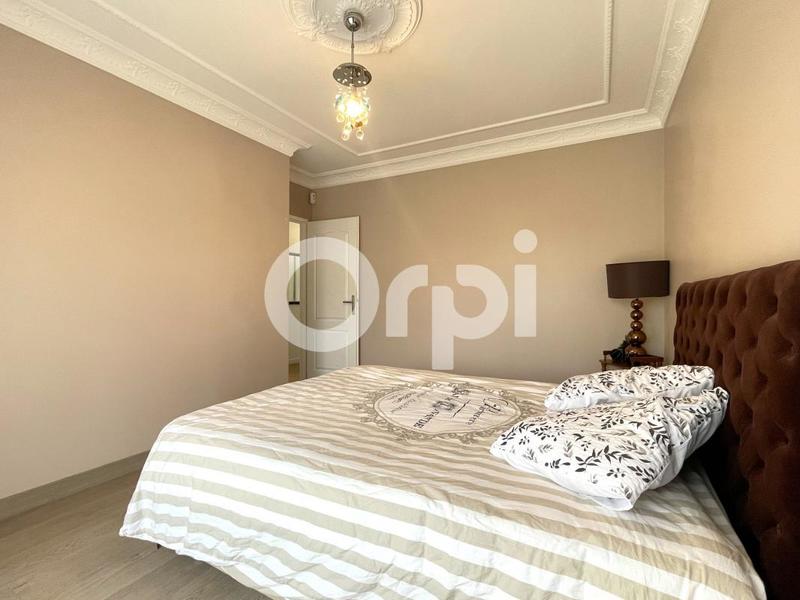 Maison - 265 m² - 7 pièces