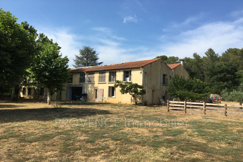Bastide - 790 m² - 24 pièces