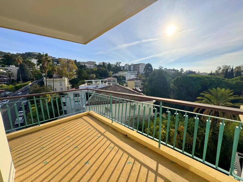 Appartement - 93 m² - 4 pièces