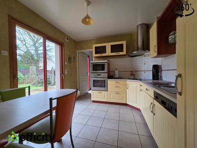 Pavillon - 150 m² - 7 pièces