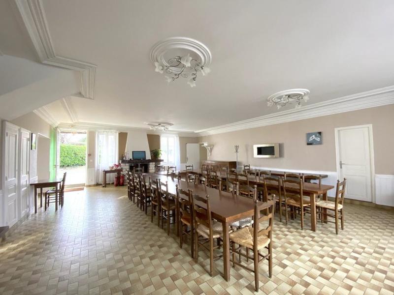 Maison - 725 m² - 24 pièces