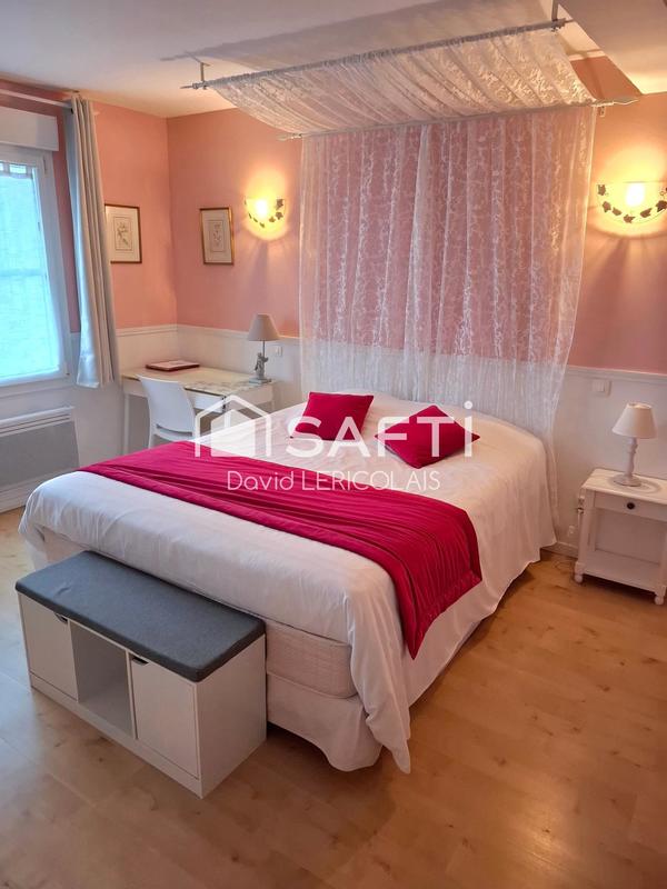 Maison - 383 m² - 22 pièces