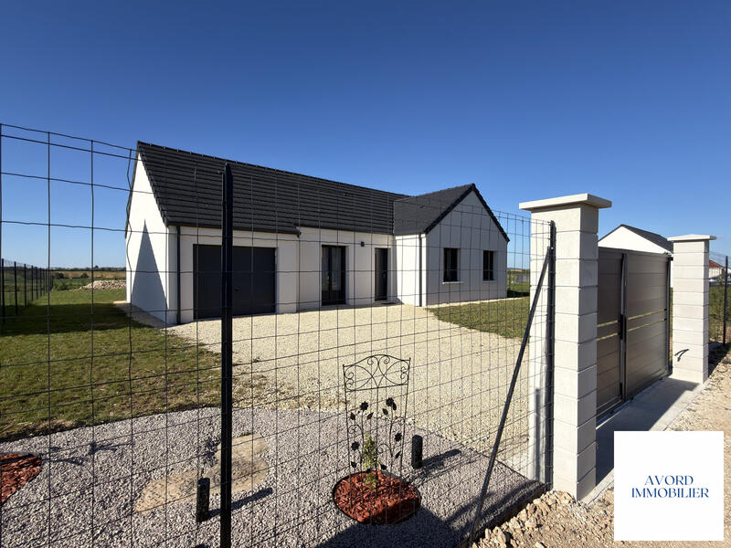 Maison - 93 m² - 4 pièces