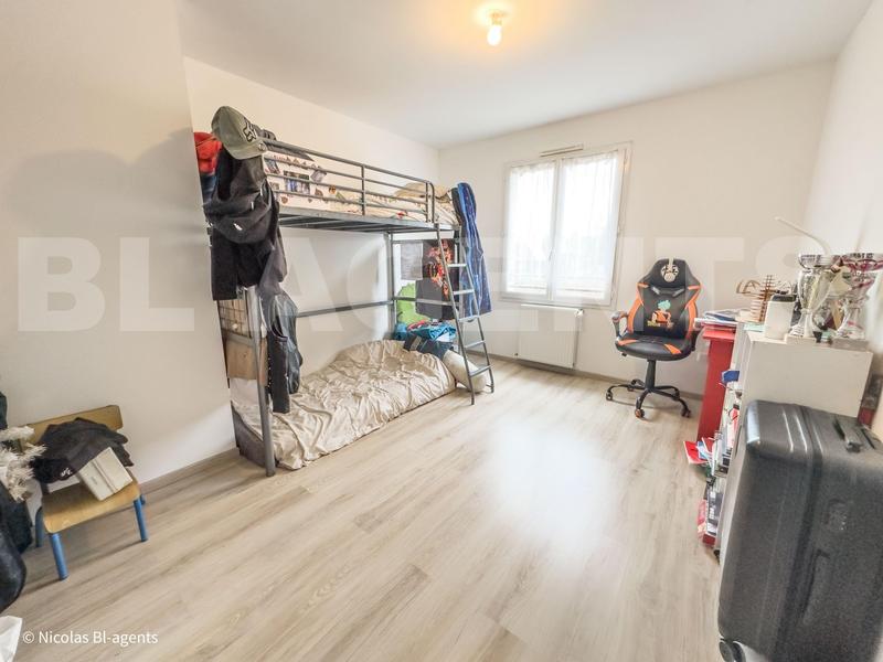 Pavillon - 96 m² - 5 pièces