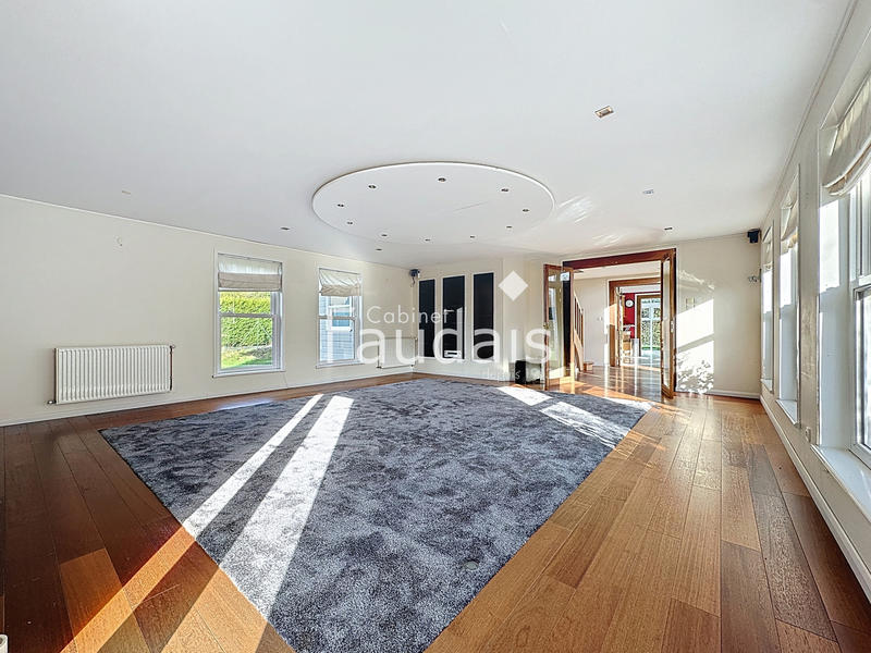 Maison - 189 m² - 6 pièces