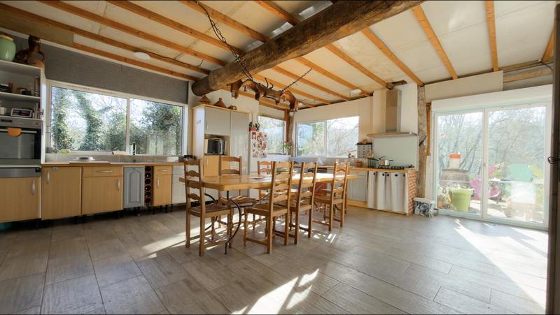 Maison - 198 m² - 7 pièces