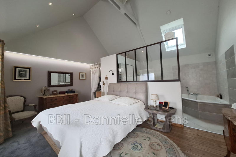 Maison - 200 m² - 2 pièces