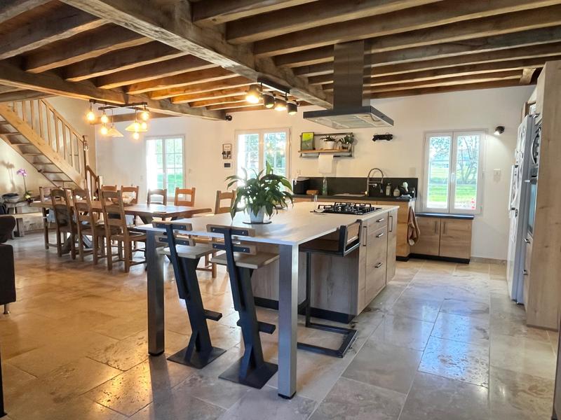 Maison - 261 m² - 7 pièces