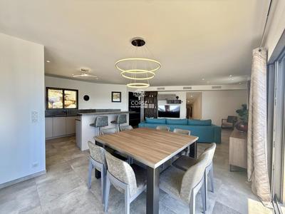 Villa - 115 m² - 4 pièces