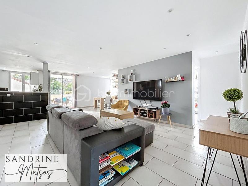 Appartement - 102 m² - 5 pièces