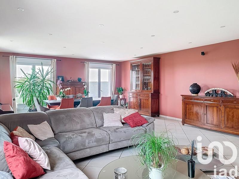 Maison - 220 m² - 6 pièces