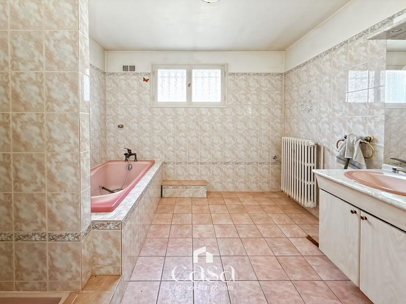 Maison - 170 m² - 8 pièces