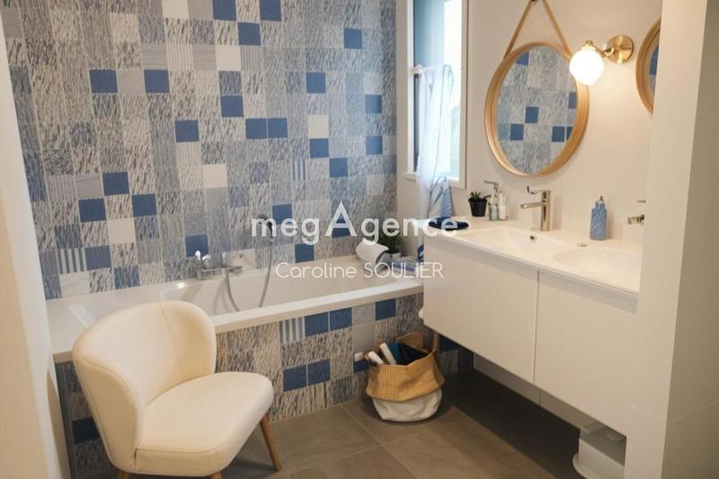 Maison - 385 m² - 13 pièces