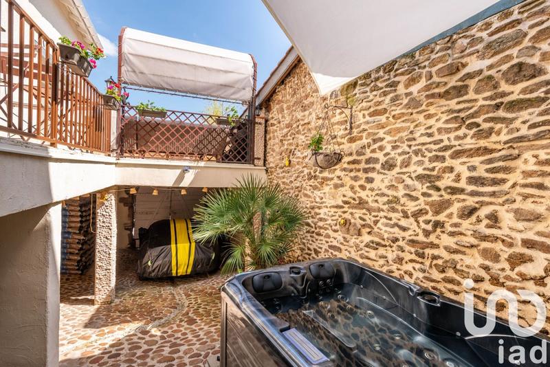 Maison - 180 m² - 6 pièces