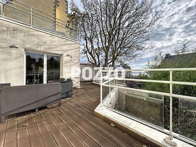 Maison - 240 m² - 9 pièces