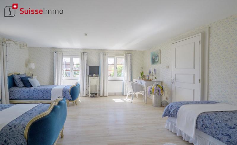 Demeure - 321 m² - 12 pièces