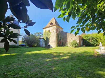 Maison - 302 m² - 8 pièces