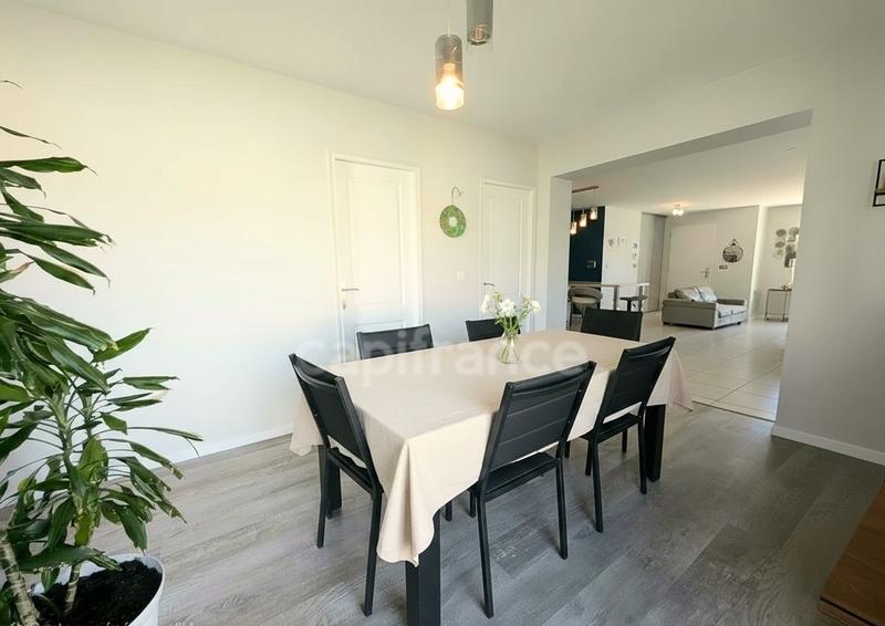 Maison - 135 m² - 6 pièces