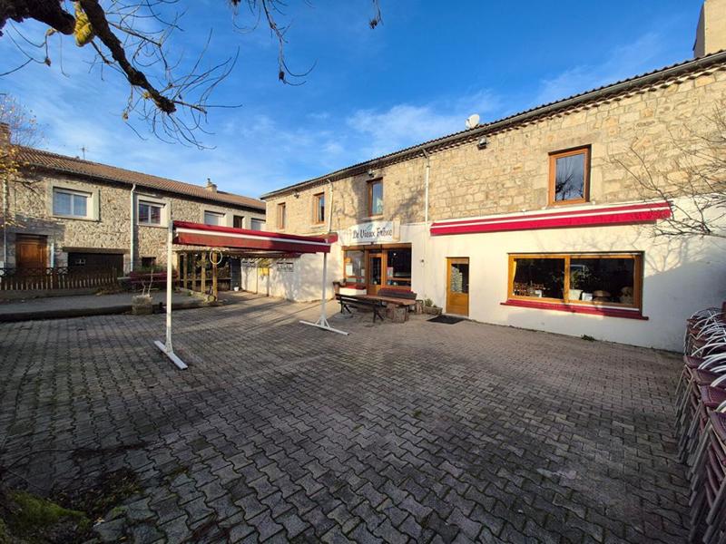 Maison - 280 m² - 6 pièces