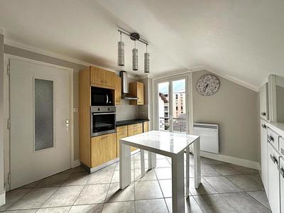 Appartement - 76 m² - 5 pièces