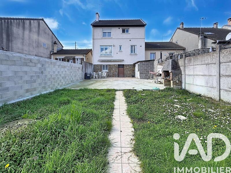 Maison - 96 m² - 5 pièces