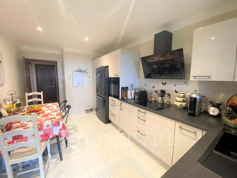 Villa - 190 m² - 9 pièces