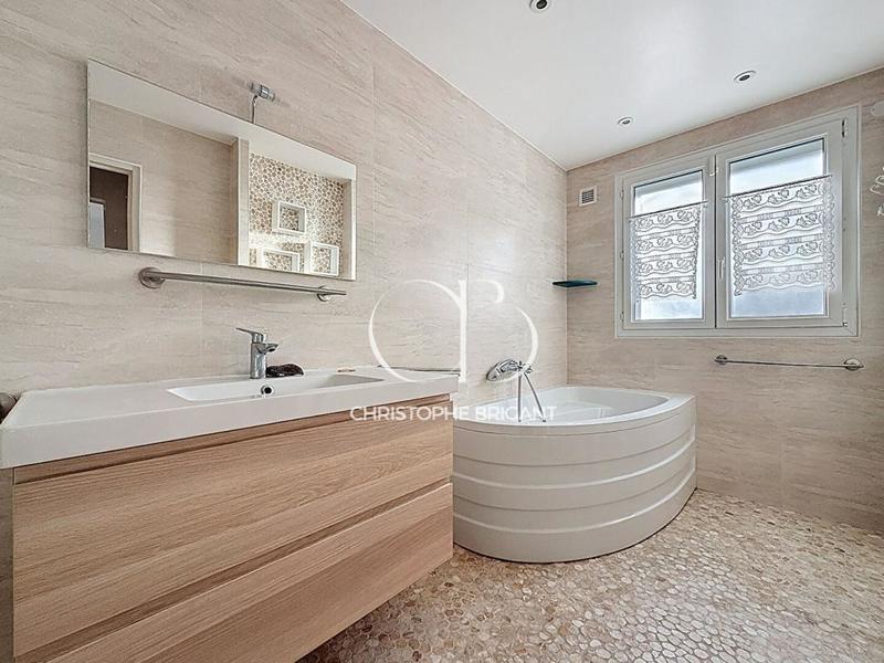 Maison - 122 m² - 6 pièces