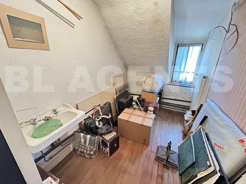 Maison - 210 m² - 8 pièces