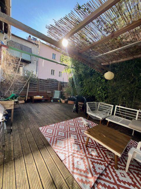 Appartement - 82 m² - 6 pièces