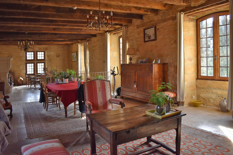 Demeure - 275 m² - 7 pièces