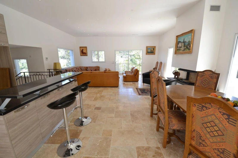 Villa - 186 m² - 6 pièces