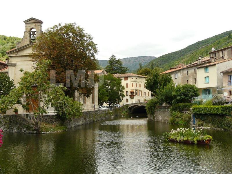 Maison - 260 m² - 12 pièces