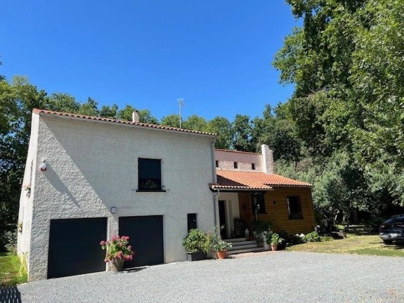 Maison - 180 m² - 7 pièces