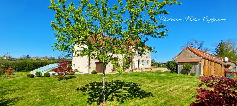 Maison - 202 m² - 6 pièces