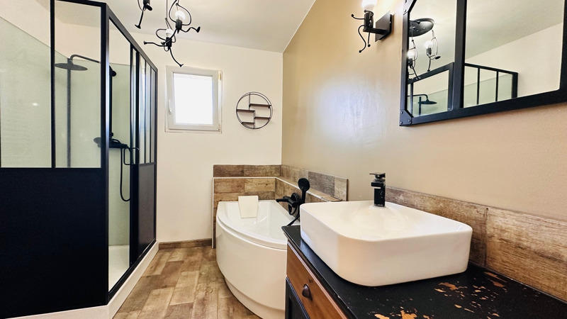 Maison - 153 m² - 8 pièces