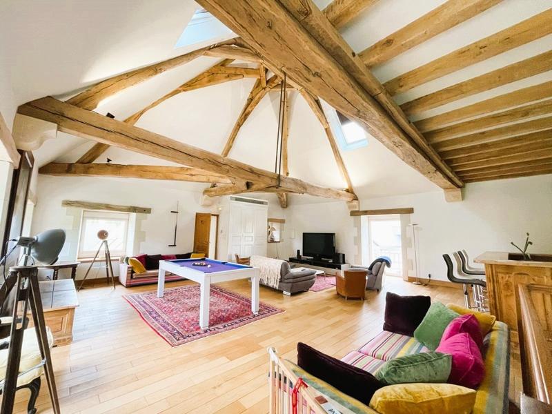 Manoir - 2 500 m² - 35 pièces